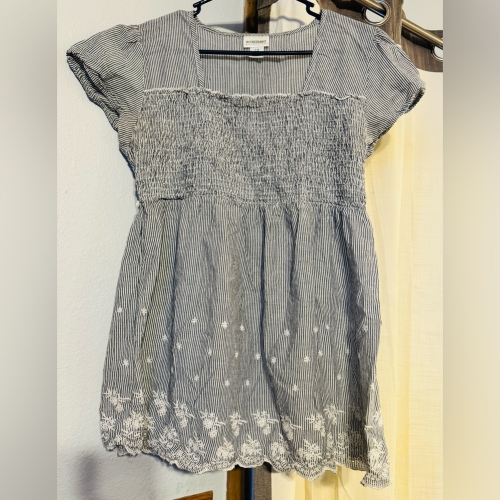 Motherhood Women size MEDIUM Stripes floral blouse Top lightweight summer spring